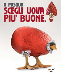 lav_uova_pasqua_contro_galline_in_gabbia_